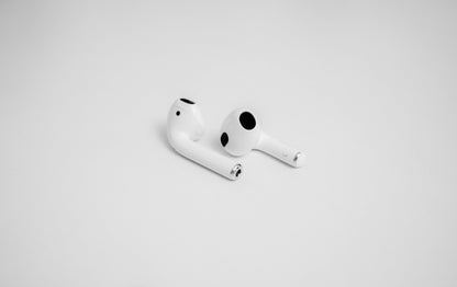 AirPods (3ᵉ Génération) – Son immersif, design iconique