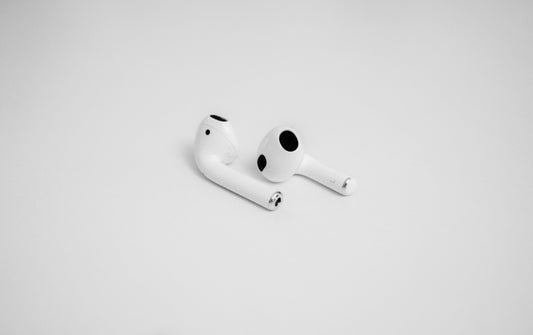 AirPods (3ᵉ Génération) – Son immersif, design iconique